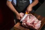 چاقوی سلاخی برند ویکتورینوکس اصل سوئیس 18 سانتی متری (سایز 7) مدل سویی بو 5.8421.18 نارنجی رنگ